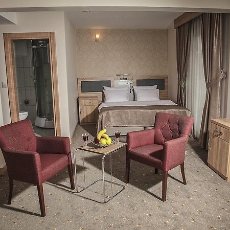 Remila Hotel コジャエリ 部屋 写真
