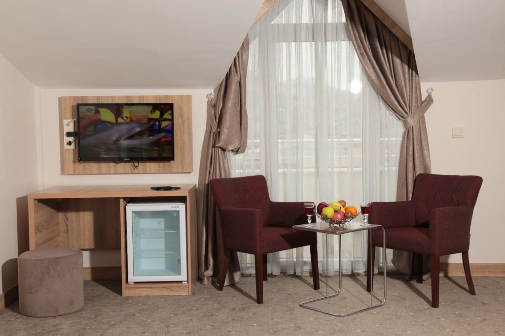 Remila Hotel コジャエリ エクステリア 写真
