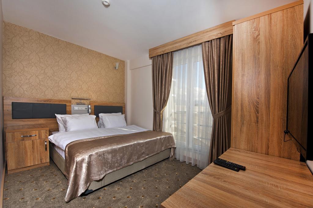 Remila Hotel コジャエリ 部屋 写真