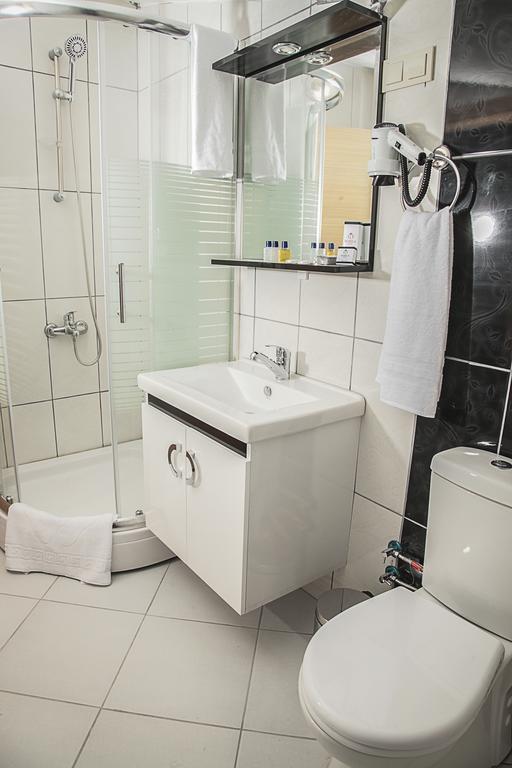 Remila Hotel コジャエリ 部屋 写真